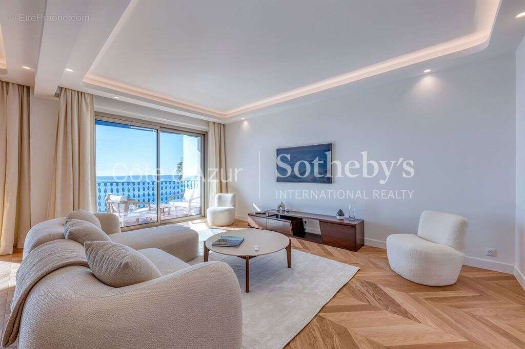 Appartement front de mer avec vue panoramique à Juan-les-Pins face aux plages - photo 4
