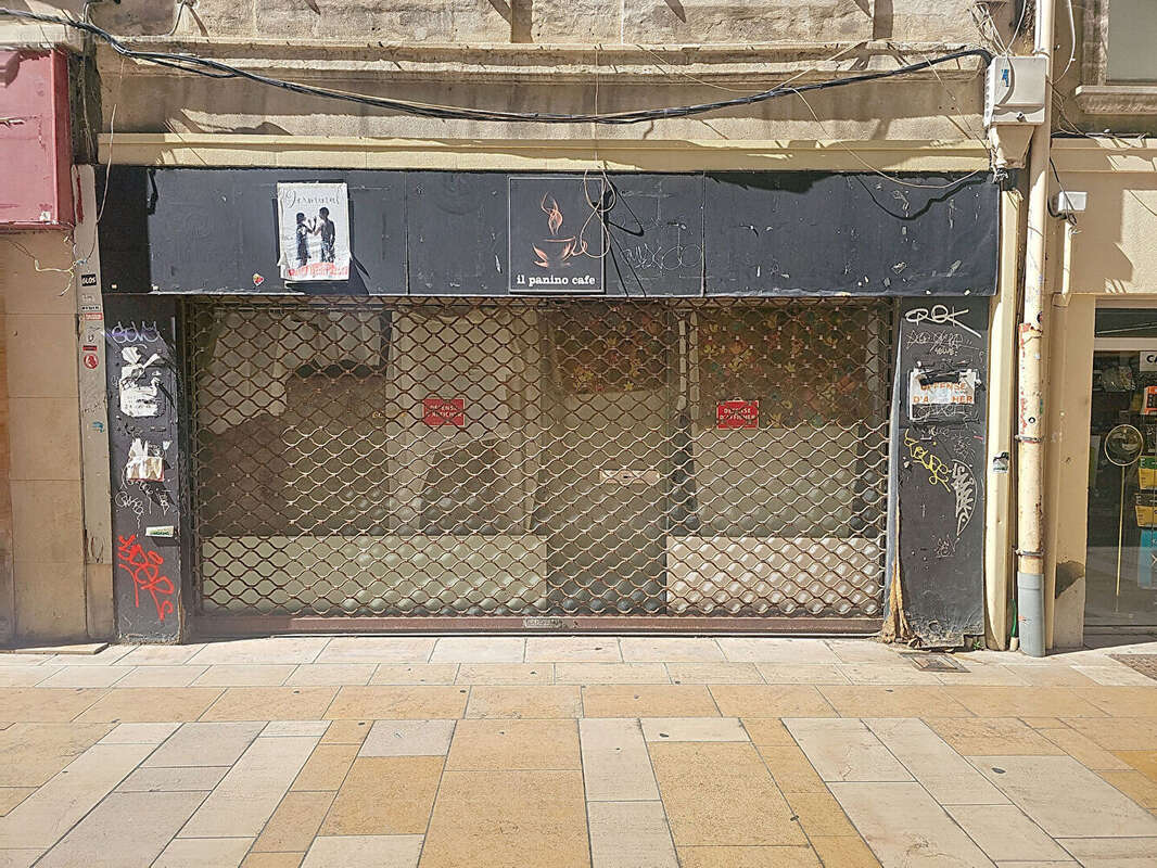 Avignon zone piétonne. Local commercial 60 m2 avec grande vitrine - photo 3