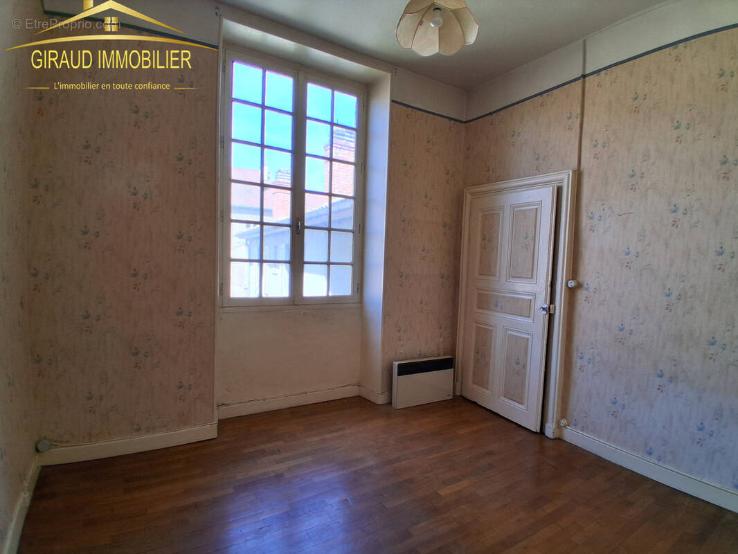 Appartement à CHARLIEU