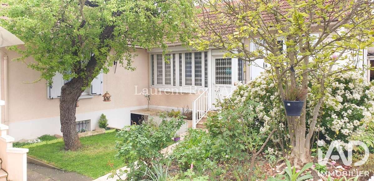 Photo 2 - Maison à SARTROUVILLE