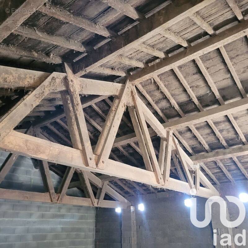 Maison 165 m² à Saint-Laurent-De-Chamousset  - photo 1