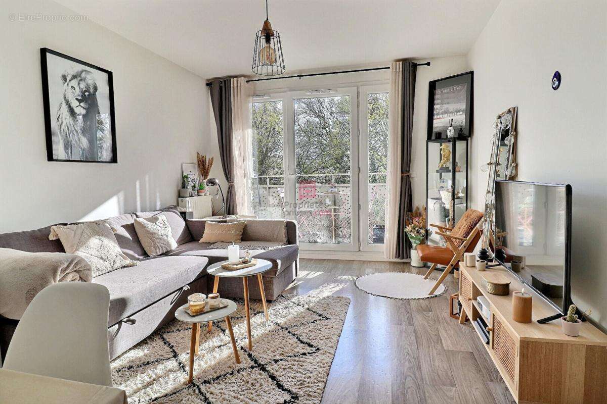 Appartement à FLEURY-MEROGIS