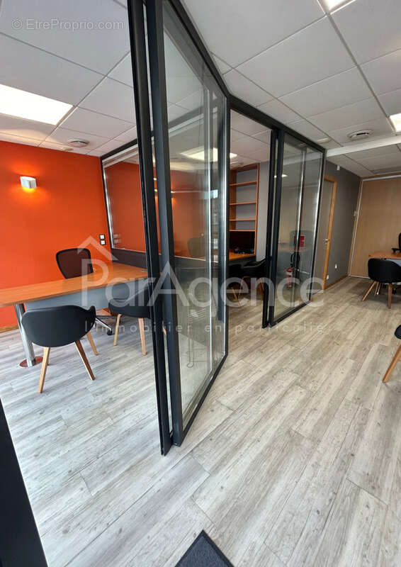 Commerce à VAUX-SUR-MER