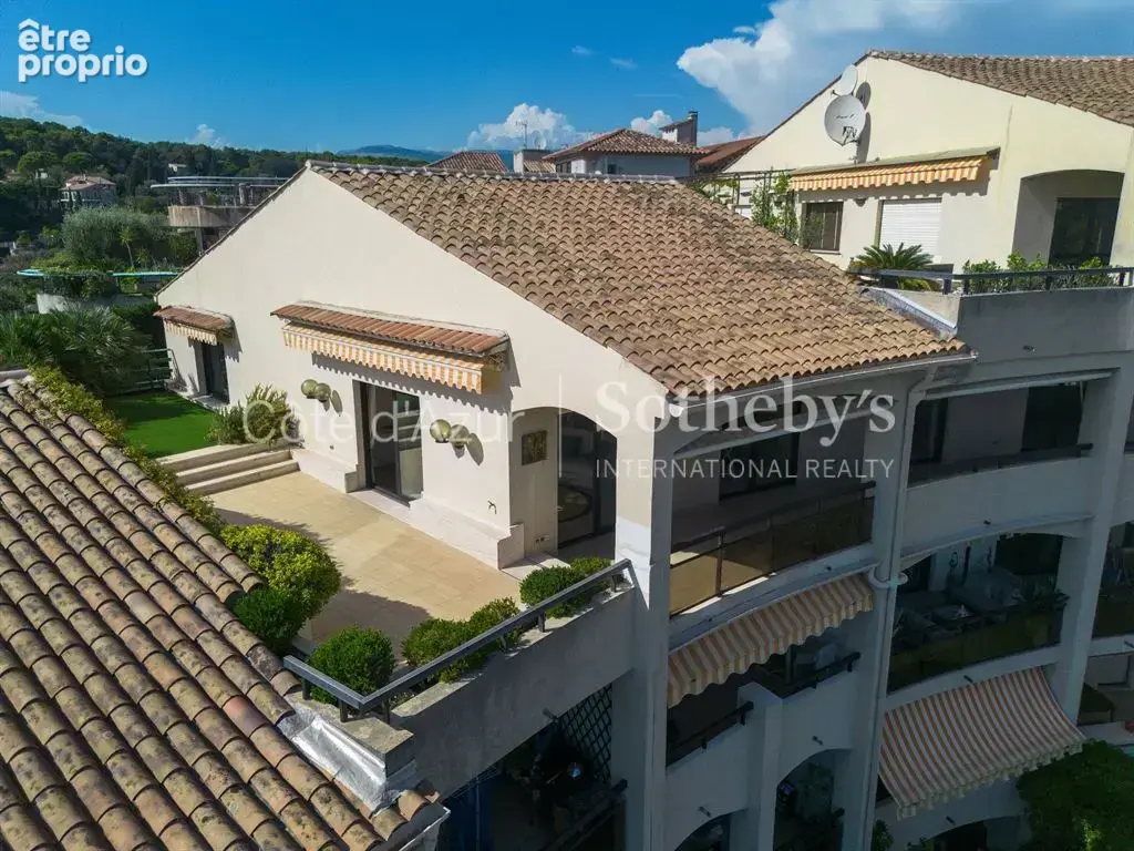 Mougins, grand appartement en dernier étage avec terrasses et vue mer - photo 16