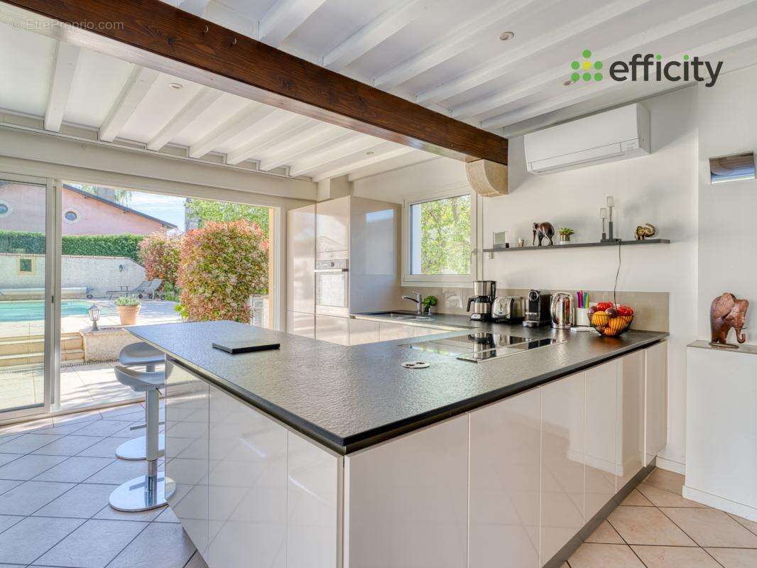 Maison à SATOLAS-ET-BONCE