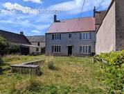 façade maison avec jardin et dépendances - Maison à MAILLY-LA-VILLE