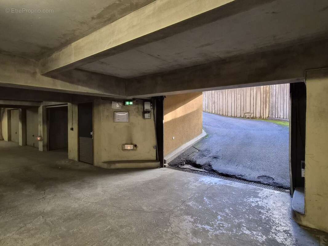 Parking 14 m² à Chambery  - photo 3