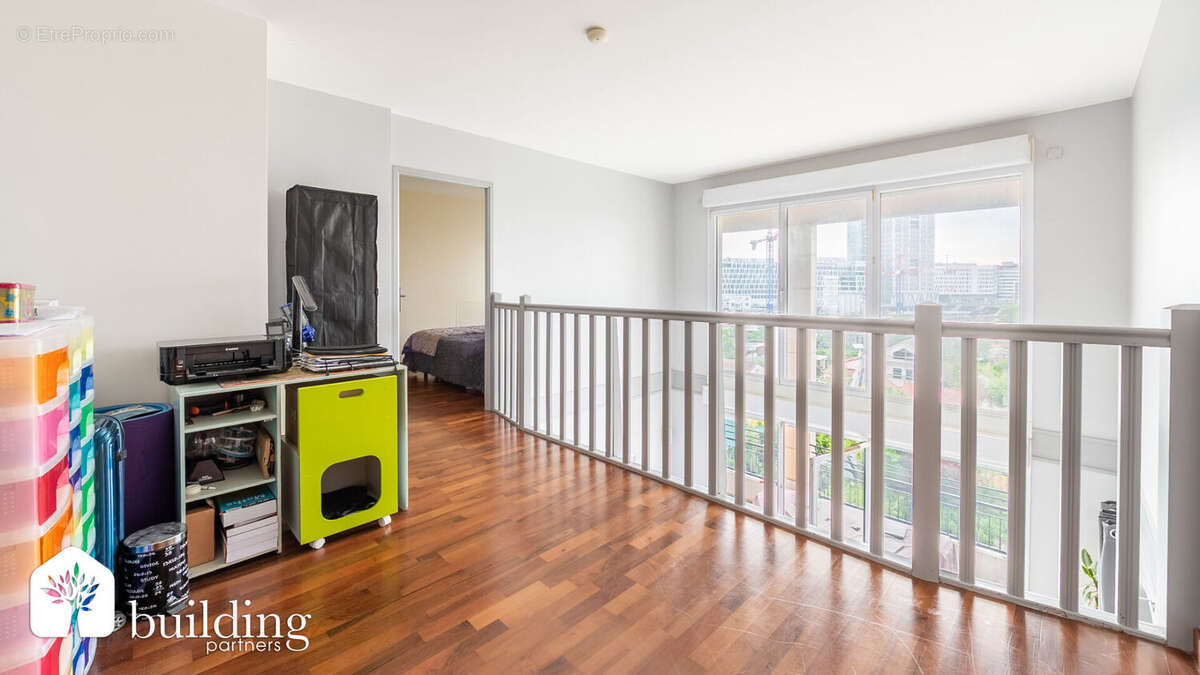 Courbevoie/Faubourg de l'Arche - Duplex familial 4 pièces de 103.54 m² avec 18.87 m² de terrasse, box et cave - photo 8
