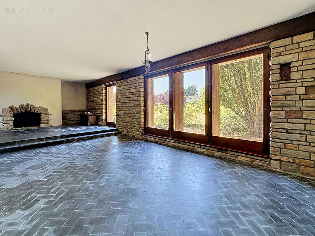 A vendre maison de caractère proche de Montauban avec dependance - photo 6
