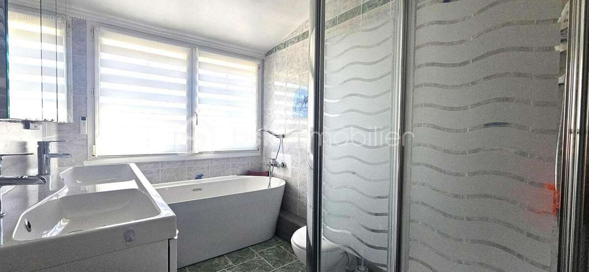 Maison à SAVIGNY-LE-TEMPLE