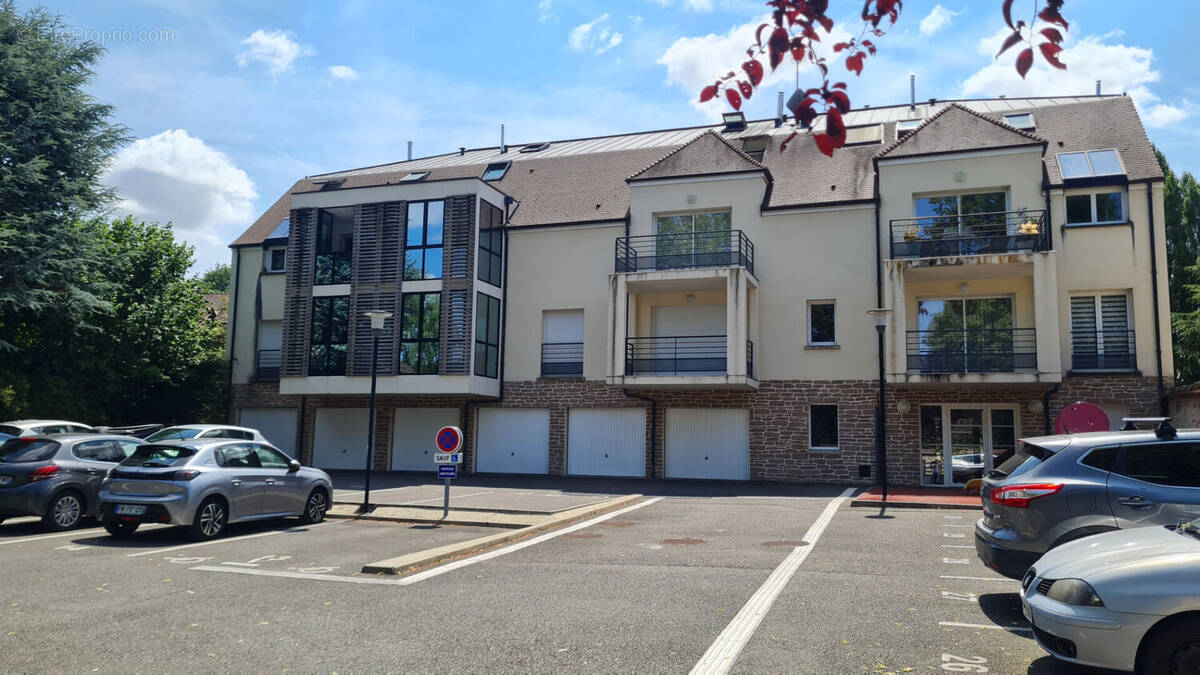 Appartement à EPERNON