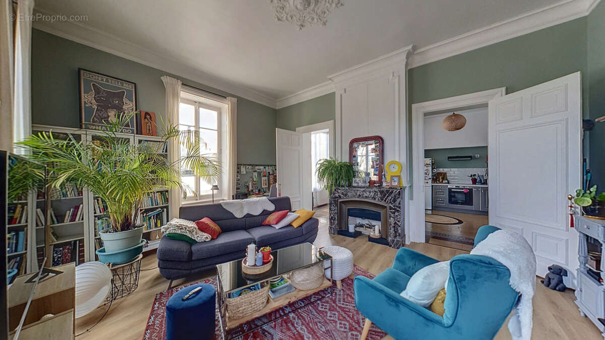 Appartement à SAINT-CLAIR-DE-LA-TOUR