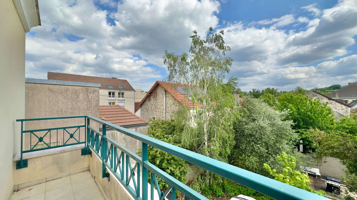 Appartement à SAVIGNY-SUR-ORGE