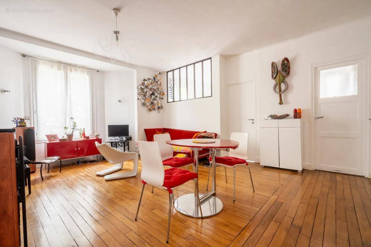 Appartement à PARIS-11E