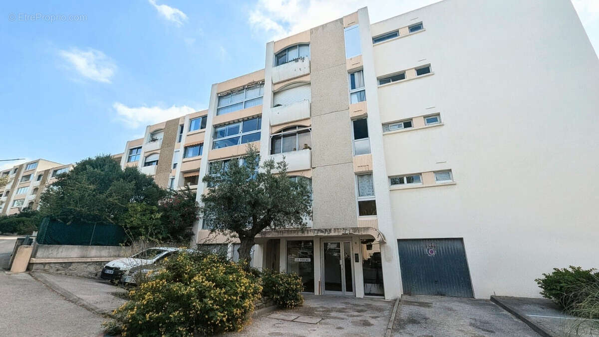 Appartement 35 m² à Saint-Mandrier-Sur-Mer  - photo 2