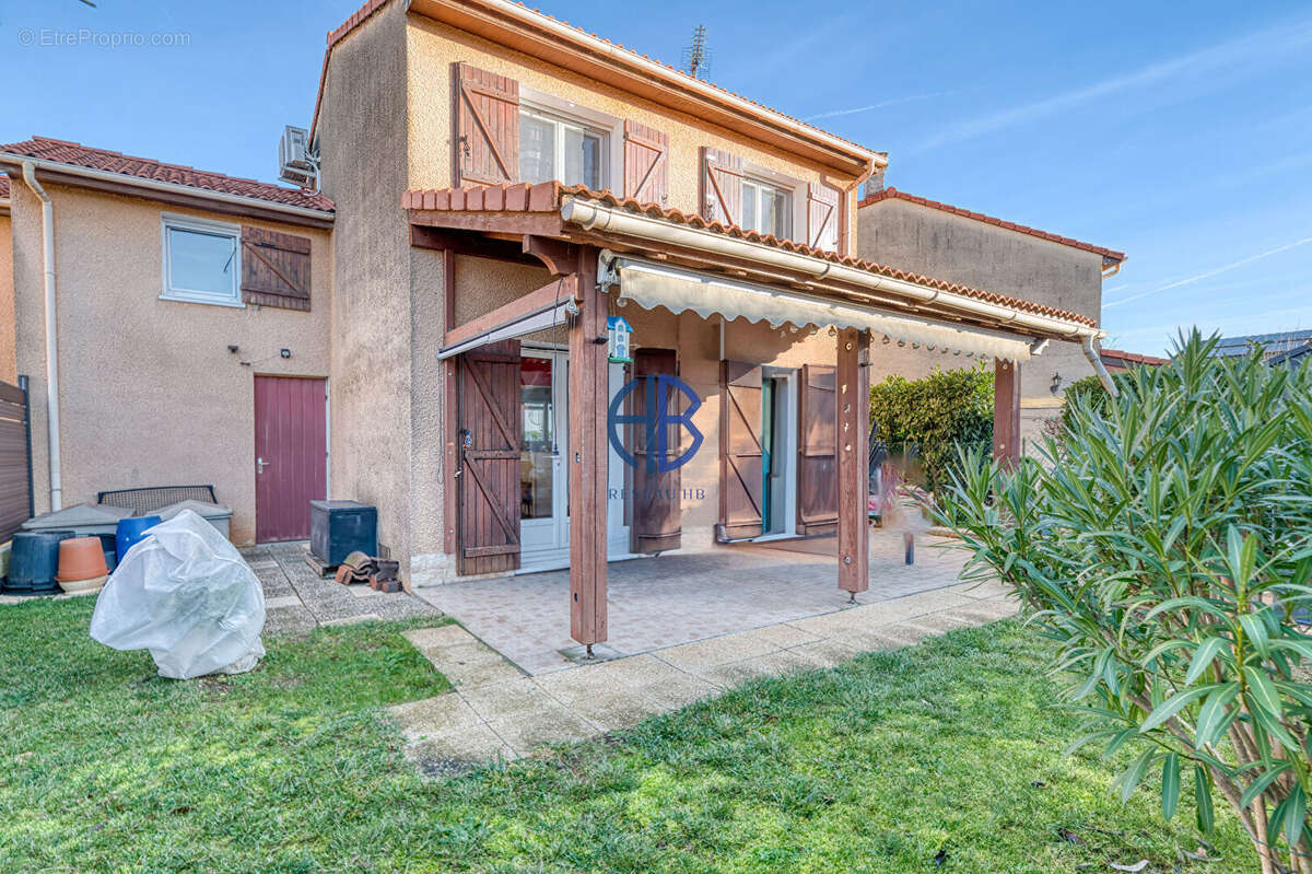 Maison à MEYZIEU