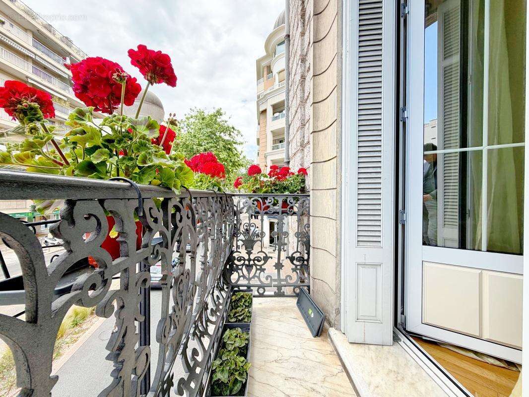 Appartement bourgeois 4P, 117 m², balcons, cave et garage – Cannes Carnot, gare à pied  - photo 2