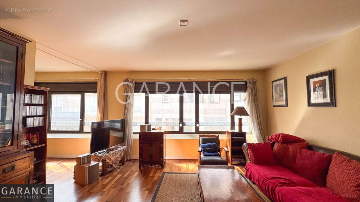 Appartement à PARIS-12E