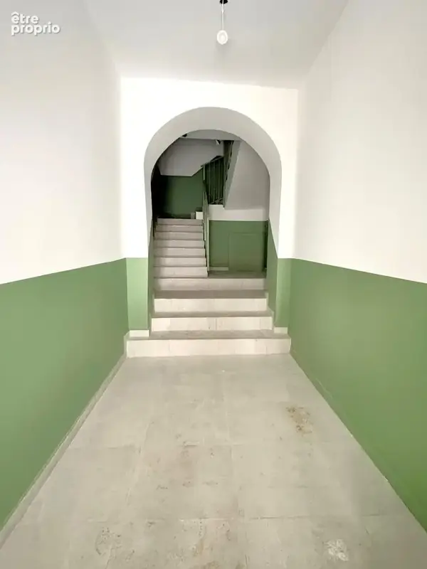 Aubagne - Centre historique - Vente appartement T2 au 1er étage d'un petit immeuble - photo 4