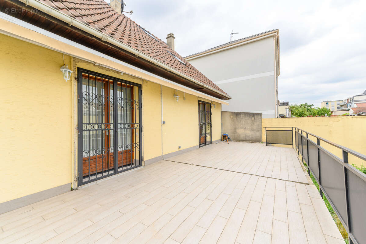 Maison à LE BLANC-MESNIL
