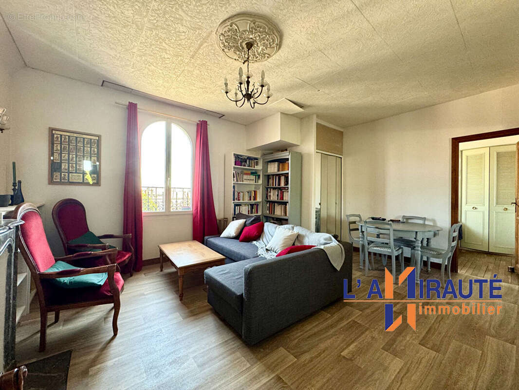 Appartement à HOUILLES