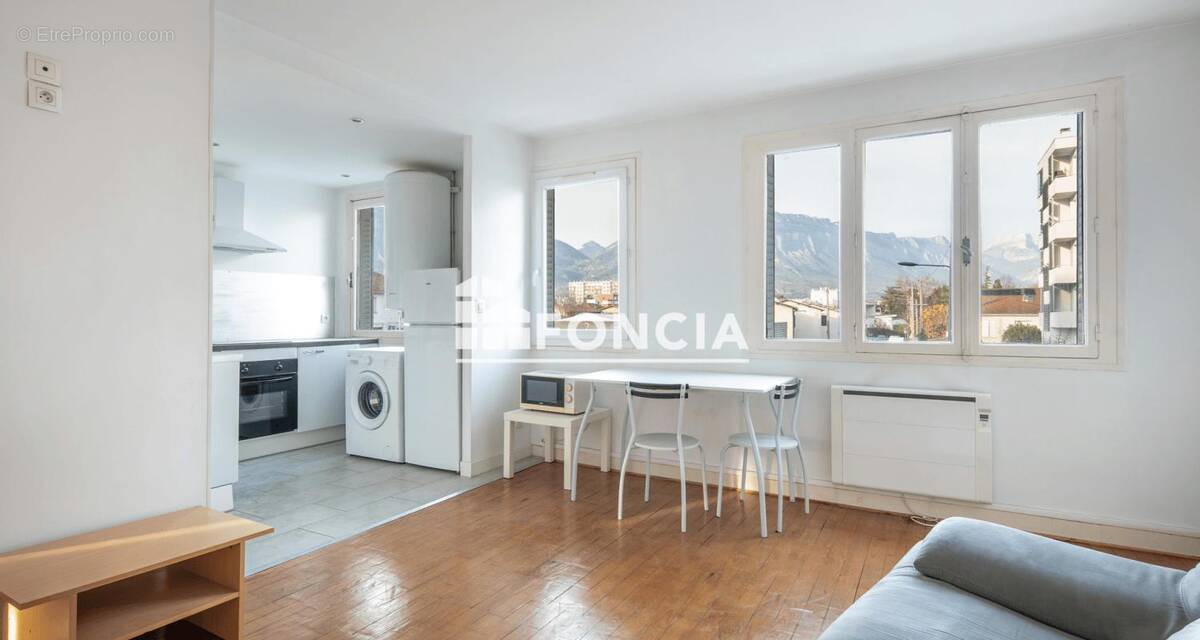 Appartement à SAINT-MARTIN-D&#039;HERES