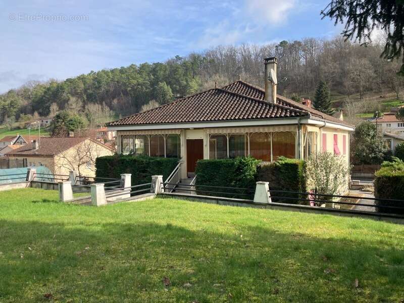 Maison à NOTRE-DAME-DE-SANILHAC