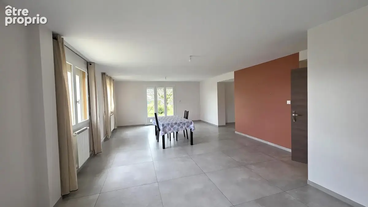 Quartier résidentiel maison T6 sur une parcelle de 1077m2 - photo 4