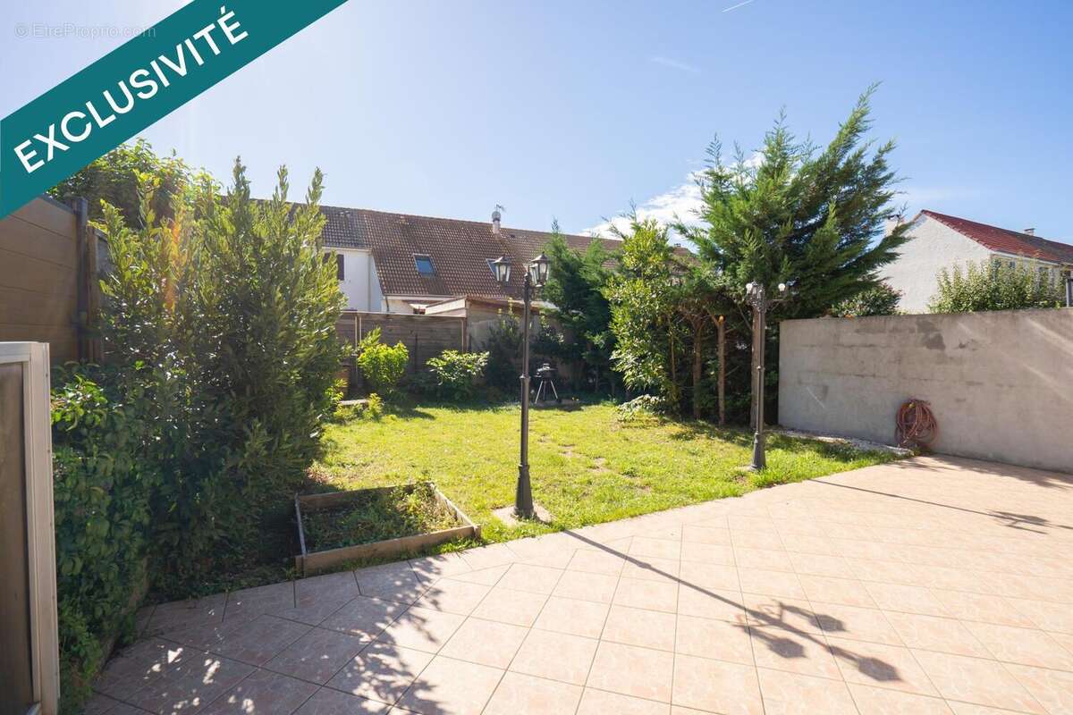 Photo 3 - Maison à DECINES-CHARPIEU