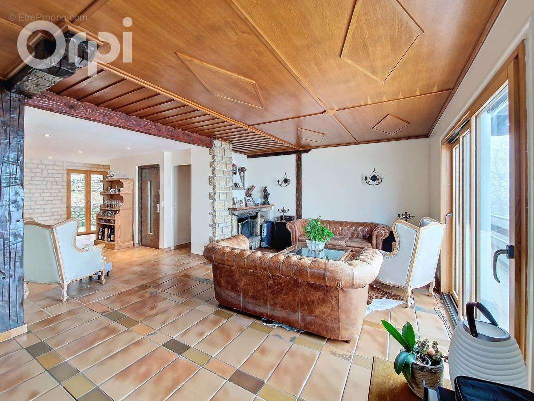 À Vendre maison 232 m2 et logement 50 m2 - photo 9