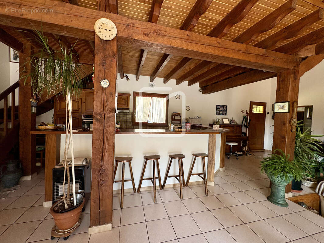 Maison au calme avec piscine et terrain arboré - photo 9