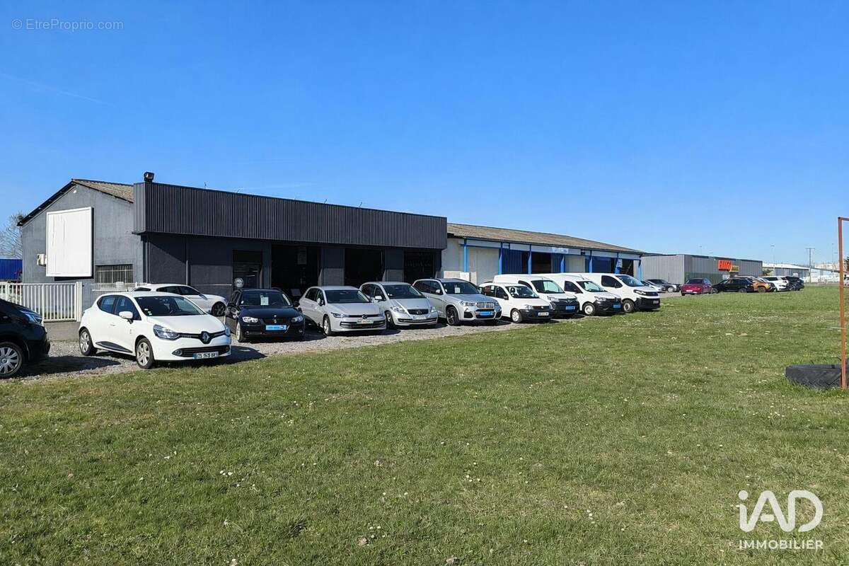 Photo 2 - Commerce à MOURENX