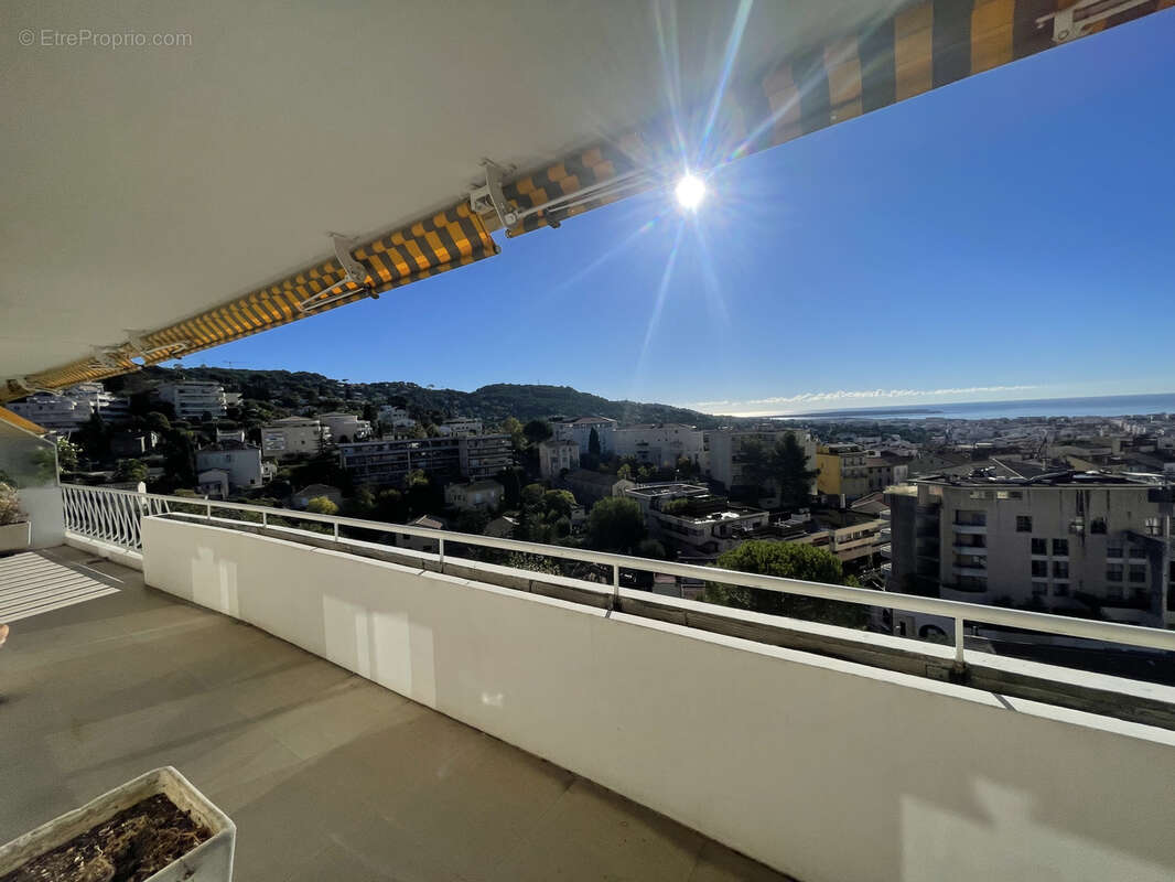 Appartement à LE CANNET