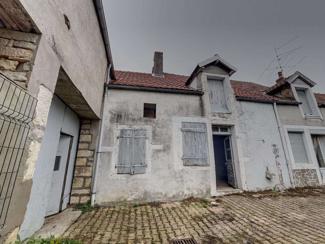 Maison à RUFFEY-LES-ECHIREY