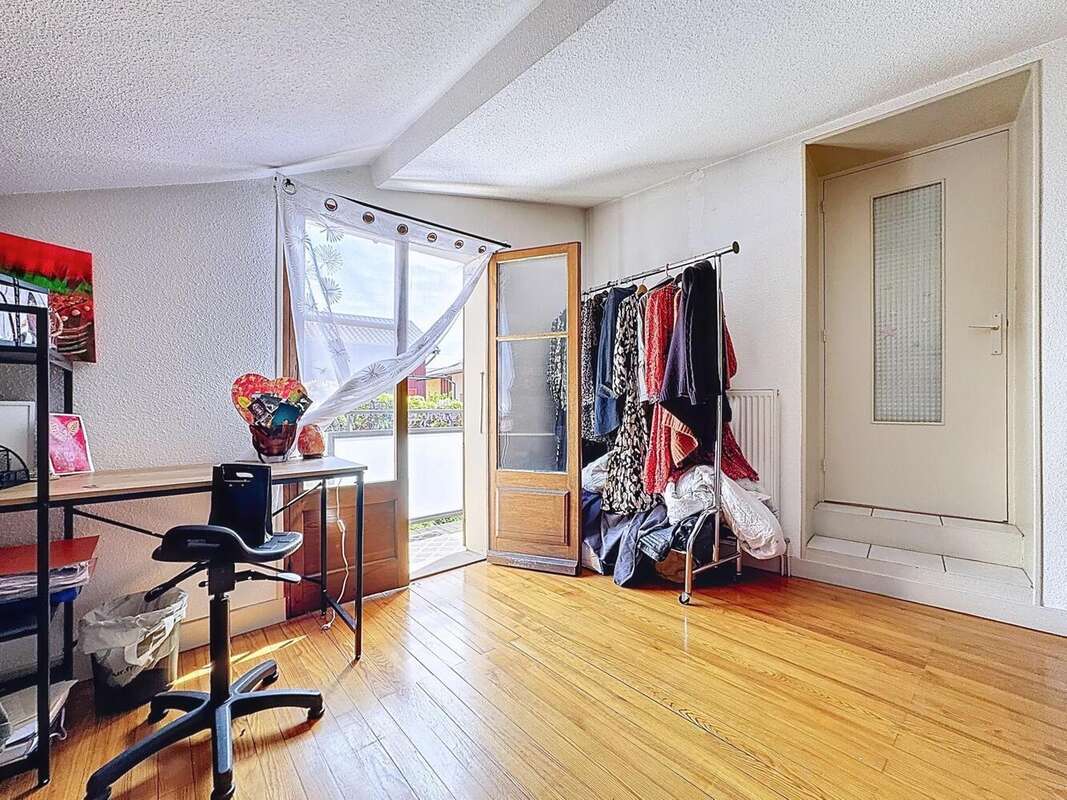 Maison 100 m² à Saint-Jean-De-Moirans  - photo 8