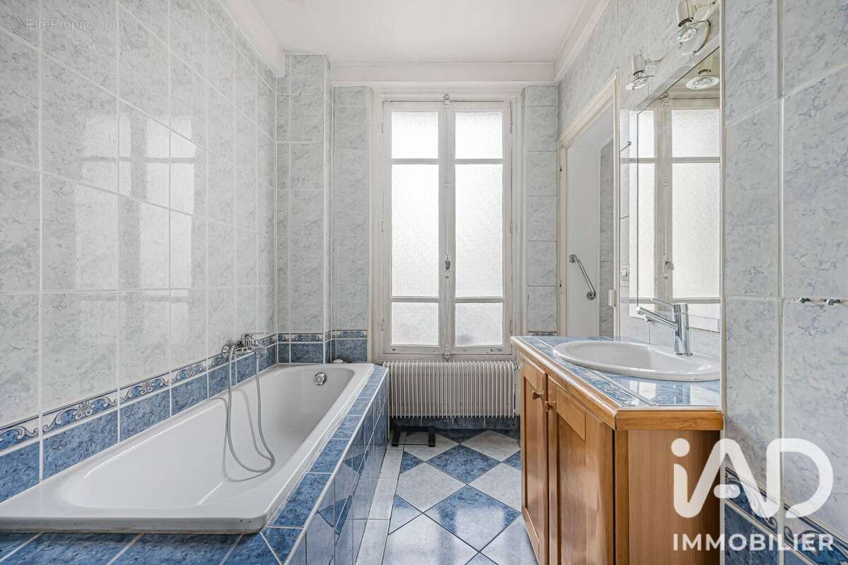 Photo 8 - Appartement à COURBEVOIE