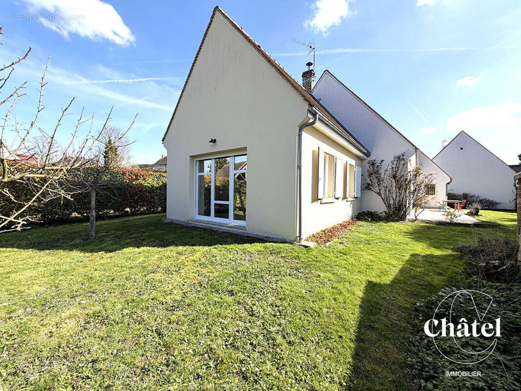 Maison à MONT-L'EVEQUE