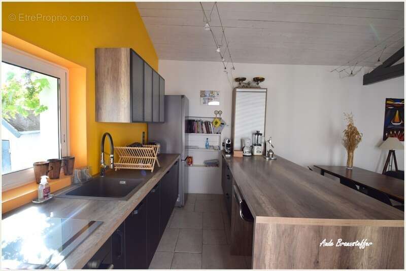 Maison à vendre 5 pièces SAINT CLEMENT DES BALEINES (17), 3 chambres, belle réception - photo 5