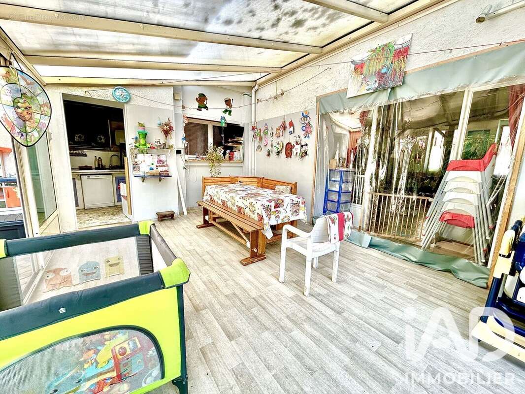 Maison 281 m² à Villeneuve-Sur-Yonne  - photo 4