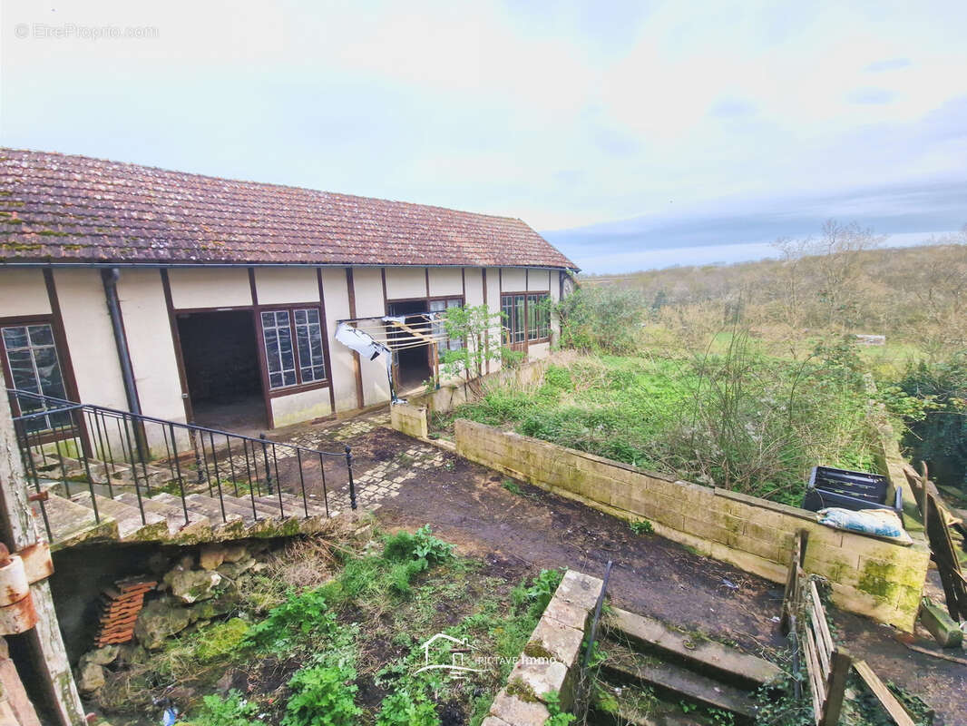 Appartement à LUSIGNAN