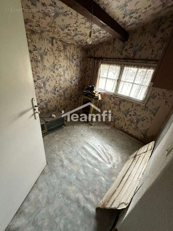 Maison à LA MONNERIE-LE-MONTEL