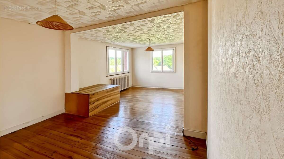 Maison à AMBAZAC