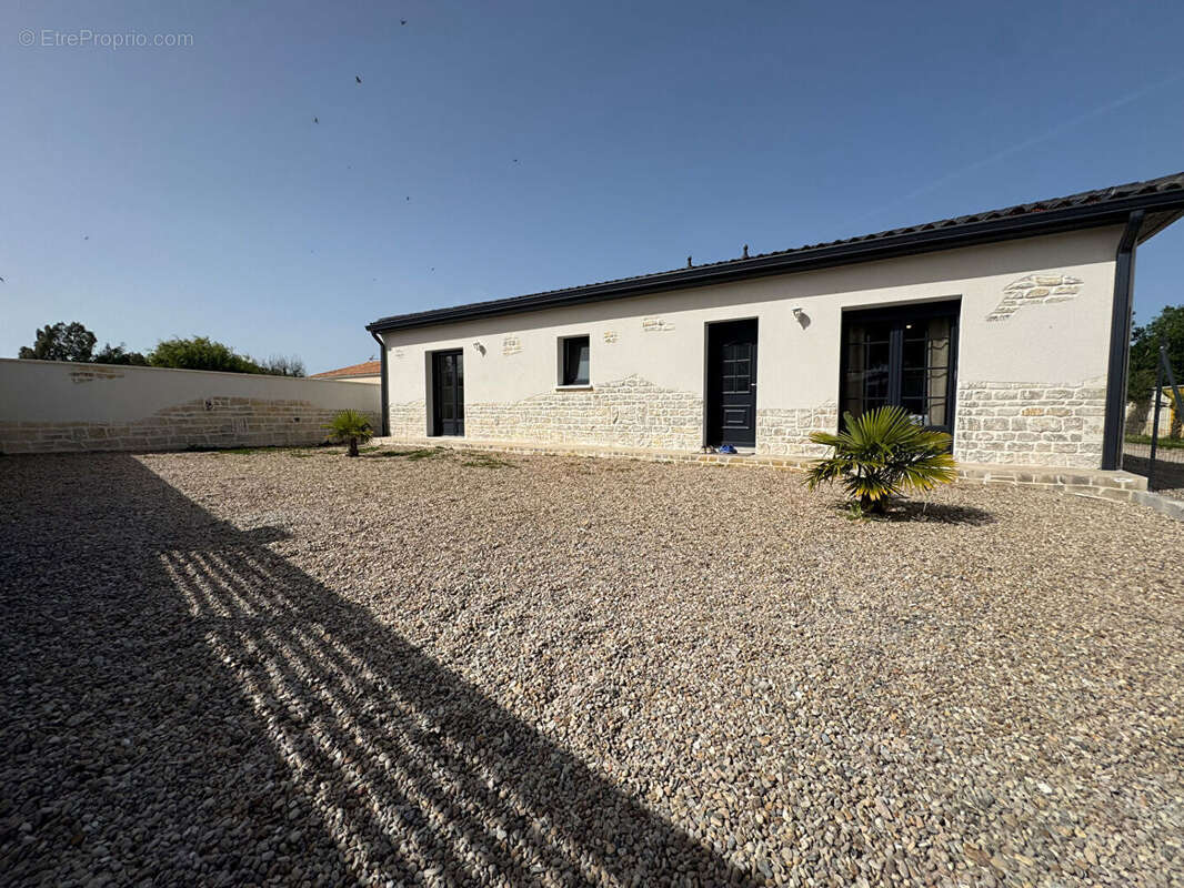 Maison à TONNAY-CHARENTE