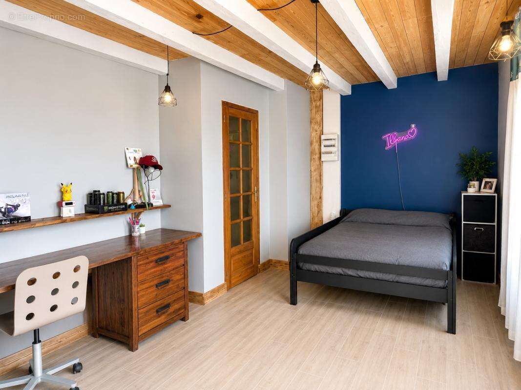 Maison 227 m² à Saint-Vaize  - photo 12