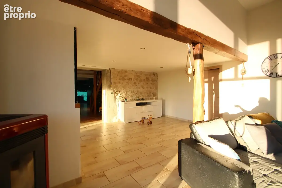 Propriété rénovée à vendre en pleine campagne ! - photo 5