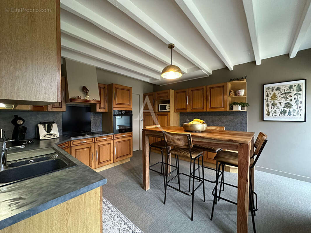 Maison à AMBRIERES-LES-VALLEES