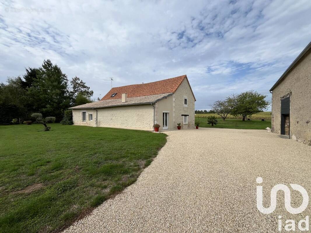 Photo 1 - Maison à PAIZAY-LE-SEC