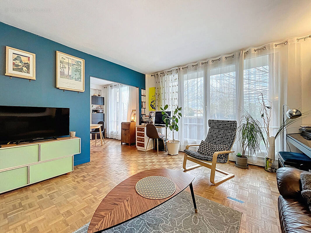 Appartement à NEAUPHLE-LE-CHATEAU