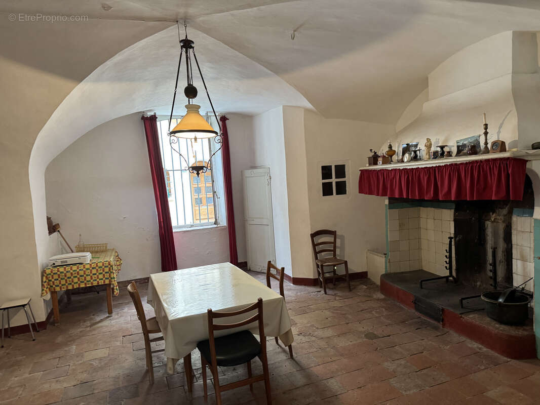 Maison à MONTPEYROUX