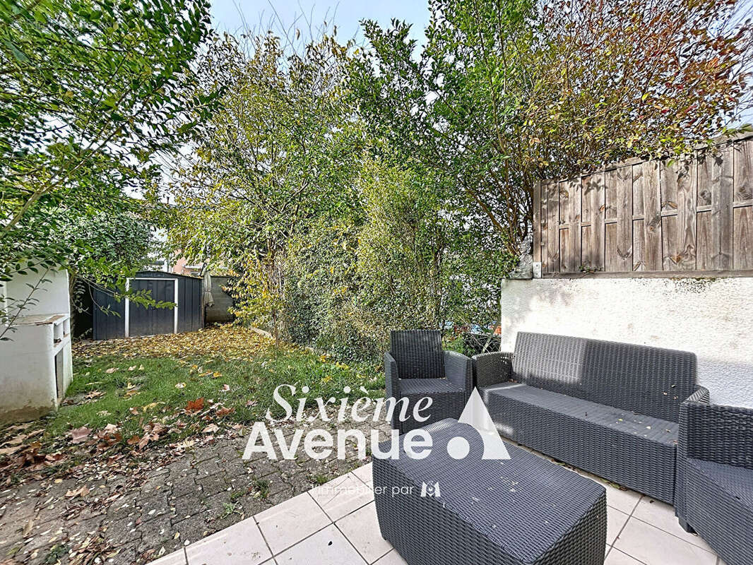 Maison à DECINES-CHARPIEU